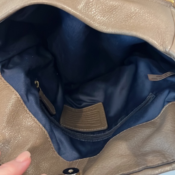 Coach tan shoulder Bag - Picture 5 of 10